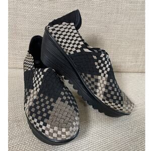 BERNIE MEV Sexy Comfort Stretch Woven Wedge Heels -Gold Black  size 39 / 8.5 - 9